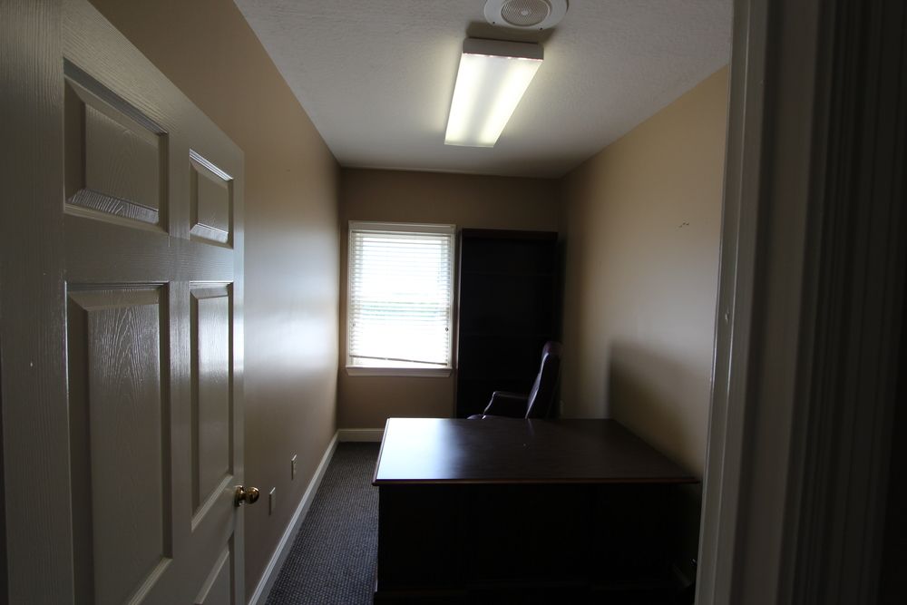 Office Space For Sale/Lease: 101 Madison Plz, Hattiesburg, MS 39402